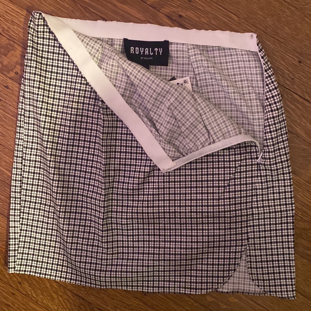 Mini Skirt - Picture 6 of 6